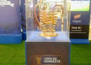 Taça da Copa do Nordeste está em exposição no Teresina Shopping
